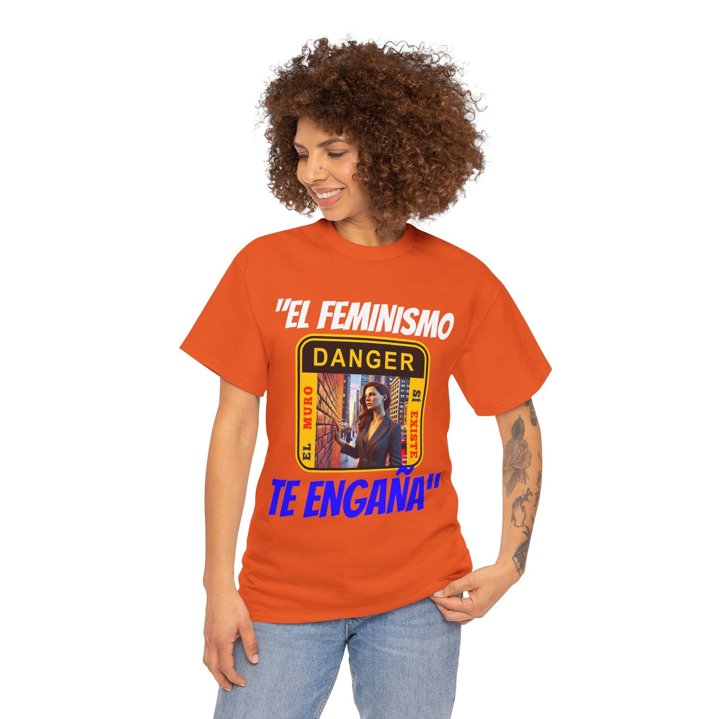 CAMISETA HOMBRE ALFA "EL FEMINISMO TE ENGAÑA".(EUROPA)