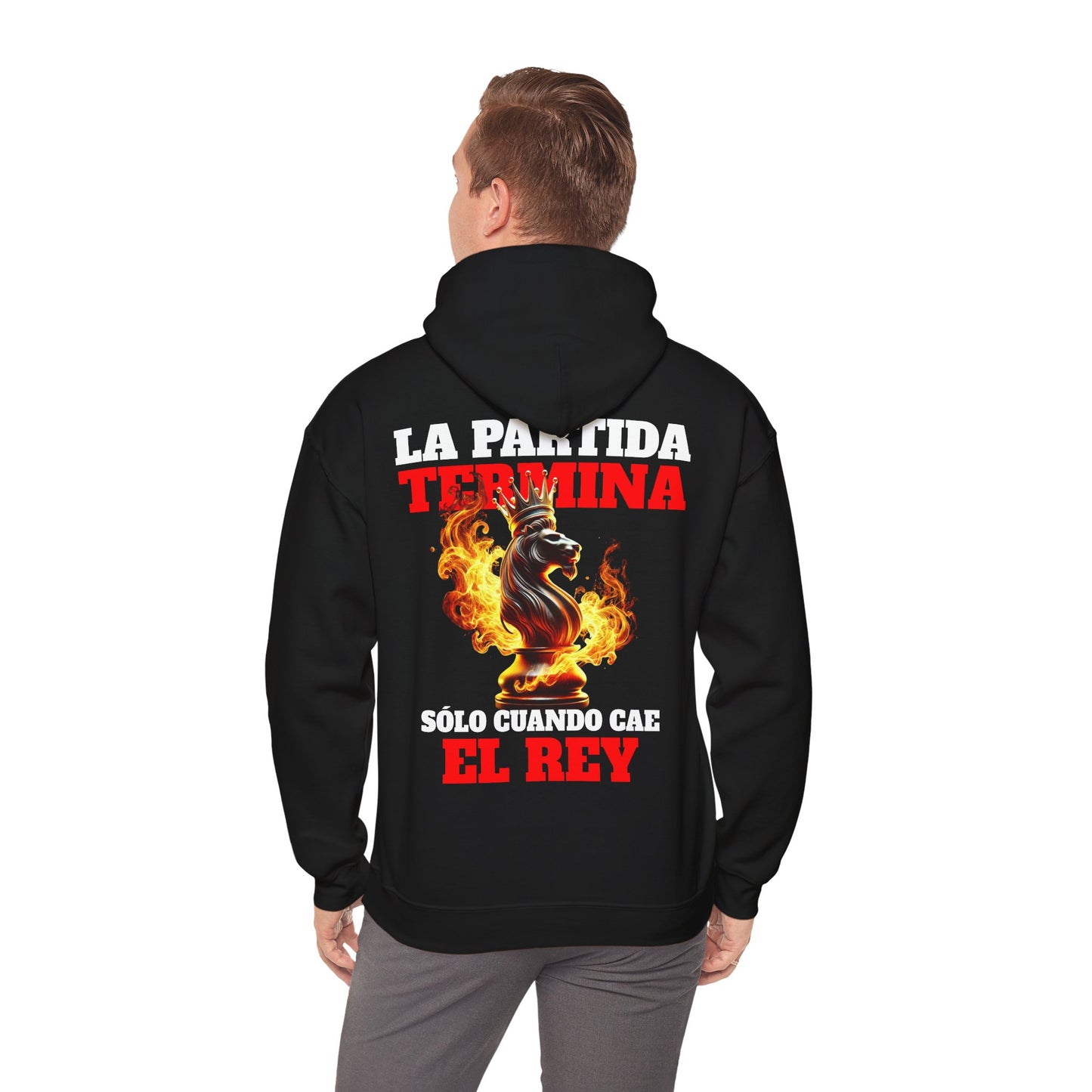 SUDADERA CON GORRO "LA PARTIDA TERMINA CUANDO CAE EL REY". (EUROPA).