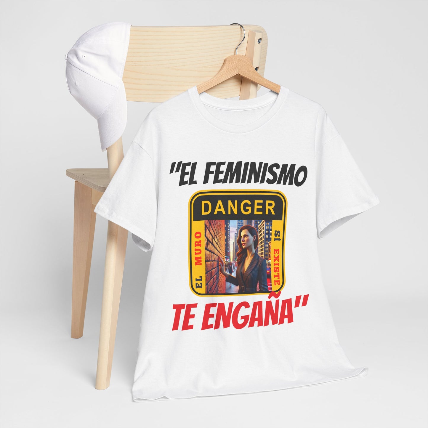 CAMISETA HOMBRE ALFA "EL FEMINISMO TE ENGAÑA".(EUROPA)