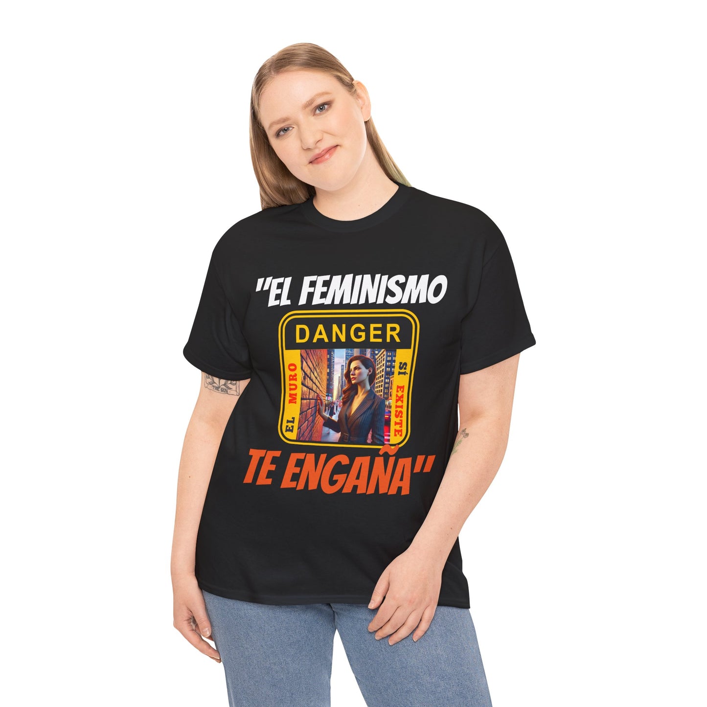 CAMISETA HOMBRE ALFA "EL FEMINISMO TE ENGAÑA".(EUROPA)