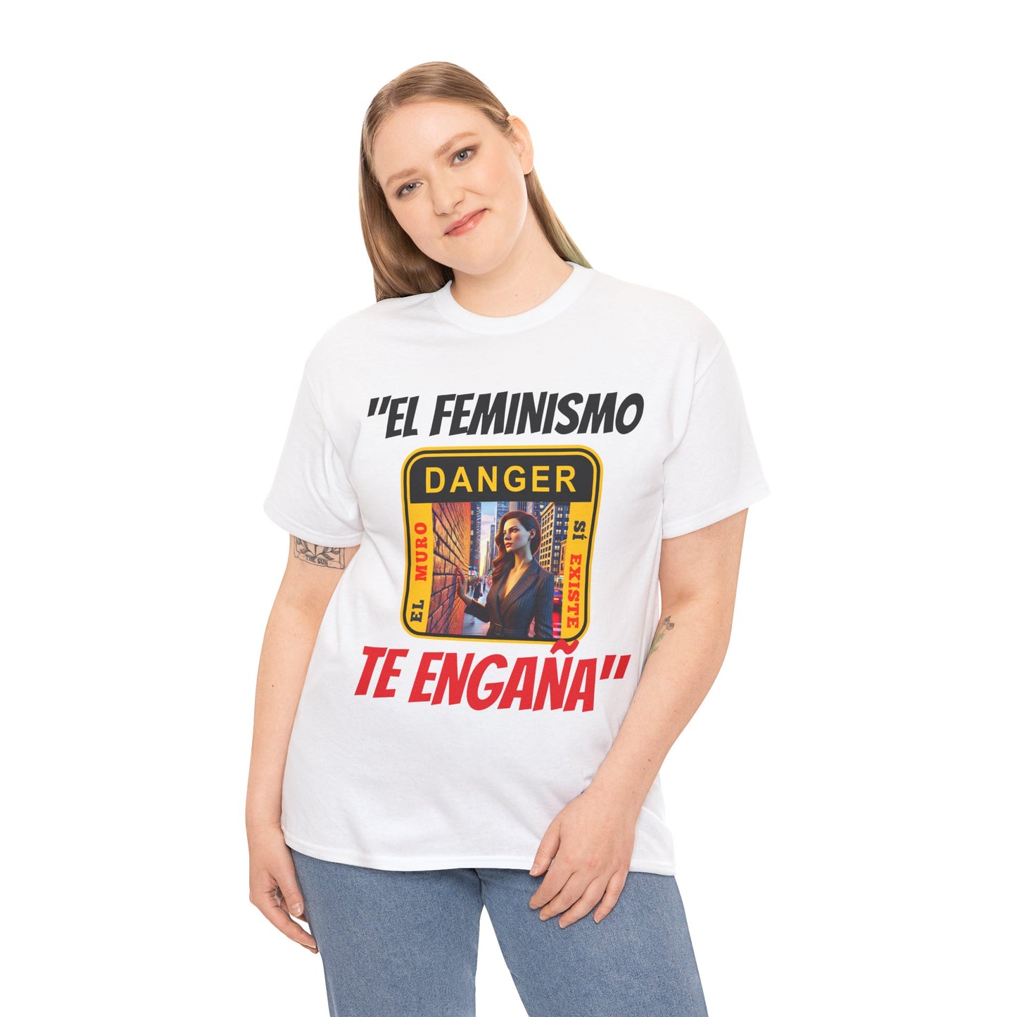 CAMISETA HOMBRE ALFA "EL FEMINISMO TE ENGAÑA".(EUROPA)