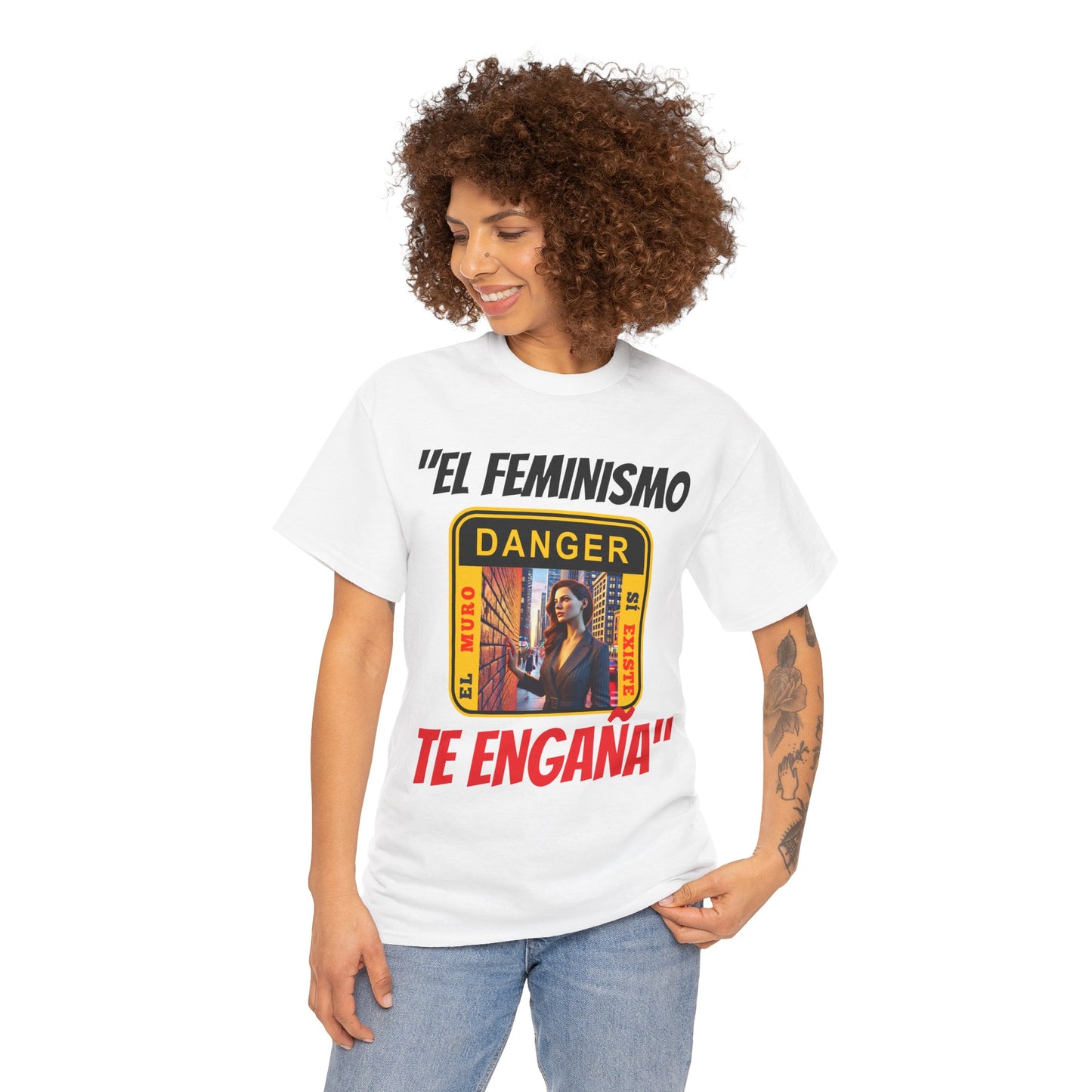 CAMISETA HOMBRE ALFA "EL FEMINISMO TE ENGAÑA".(EUROPA)