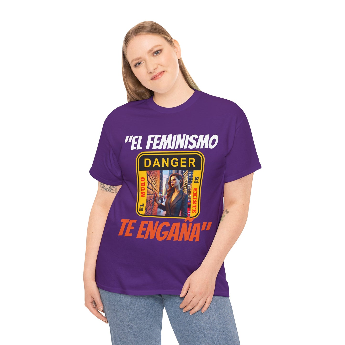 CAMISETA HOMBRE ALFA "EL FEMINISMO TE ENGAÑA".(EUROPA)