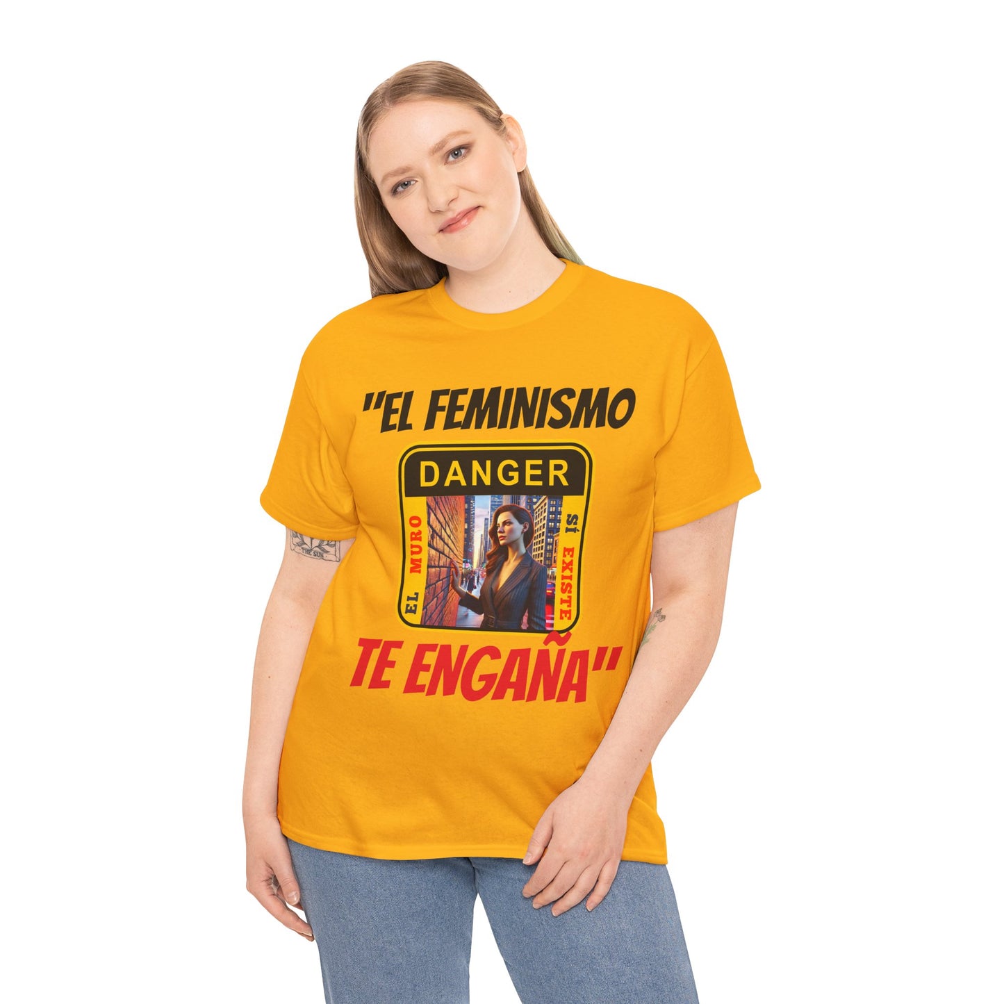 CAMISETA HOMBRE ALFA "EL FEMINISMO TE ENGAÑA".(EUROPA)