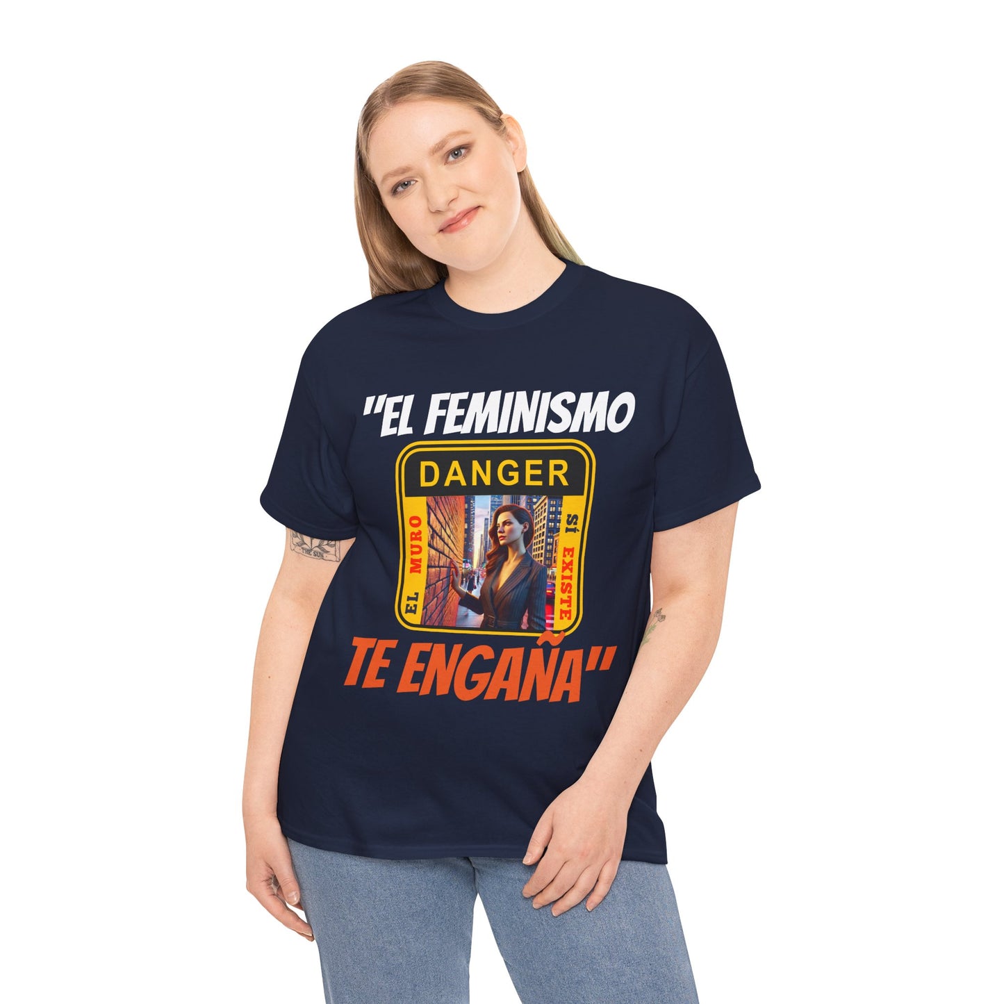 CAMISETA HOMBRE ALFA "EL FEMINISMO TE ENGAÑA".(EUROPA)